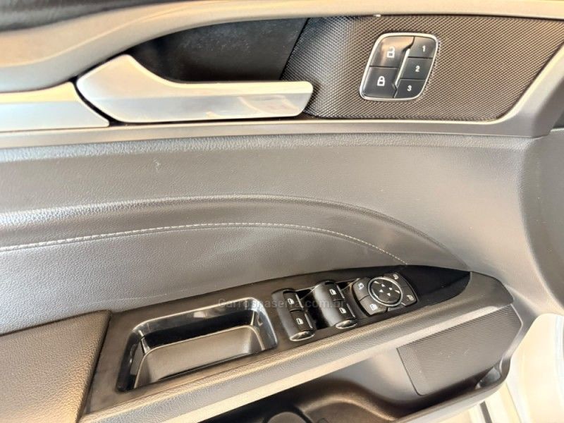 FORD FUSION 2.0 TITANIUM PLUS AWD 16V 2016/2016 AUTOGRIF MOTORS CAMPO BOM / Carros no Vale FORD FUSION 2.0 TITANIUM PLUS AWD 16V 2016/2016 AUTOGRIF MOTORS CAMPO BOM / Carros no Vale