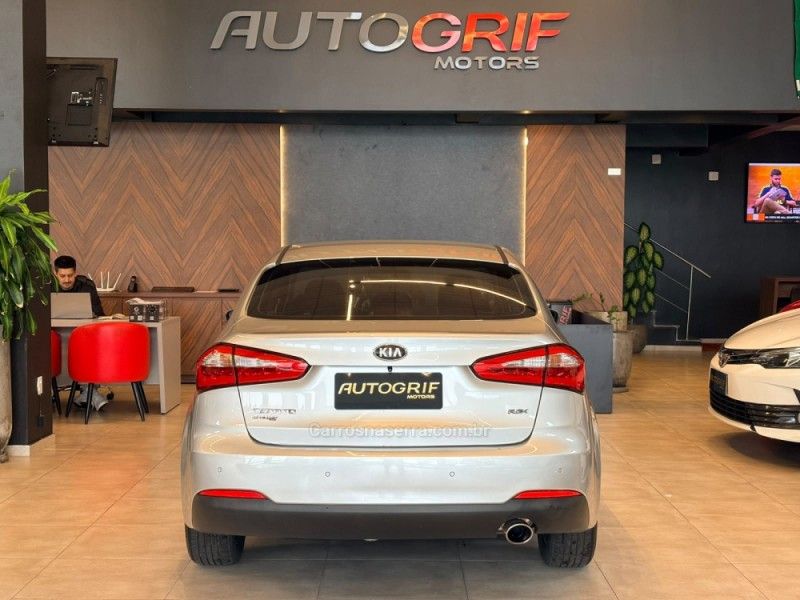 KIA CERATO 1.6 SX E.233 16V 2014/2014 AUTOGRIF MOTORS CAMPO BOM / Carros no Vale KIA CERATO 1.6 SX E.233 16V 2014/2014 AUTOGRIF MOTORS CAMPO BOM / Carros no Vale