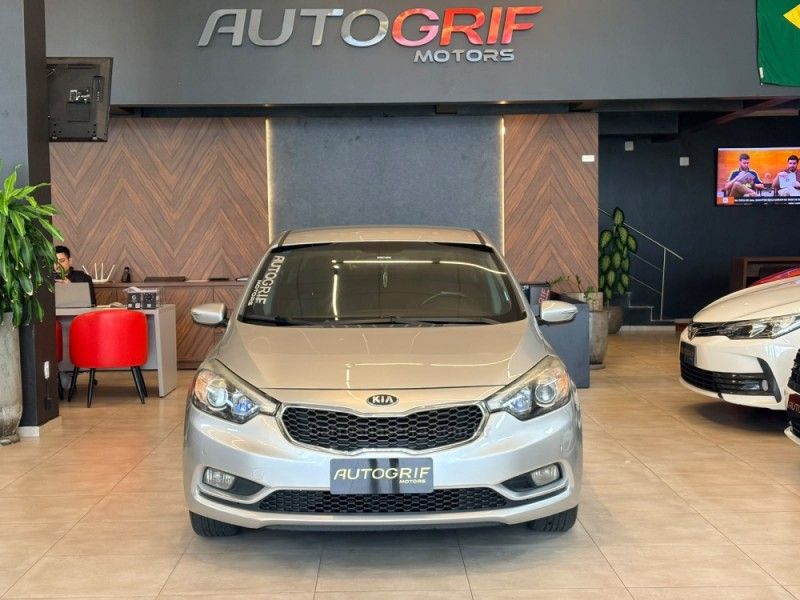 KIA CERATO 1.6 SX E.233 16V 2014/2014 AUTOGRIF MOTORS CAMPO BOM / Carros no Vale KIA CERATO 1.6 SX E.233 16V 2014/2014 AUTOGRIF MOTORS CAMPO BOM / Carros no Vale