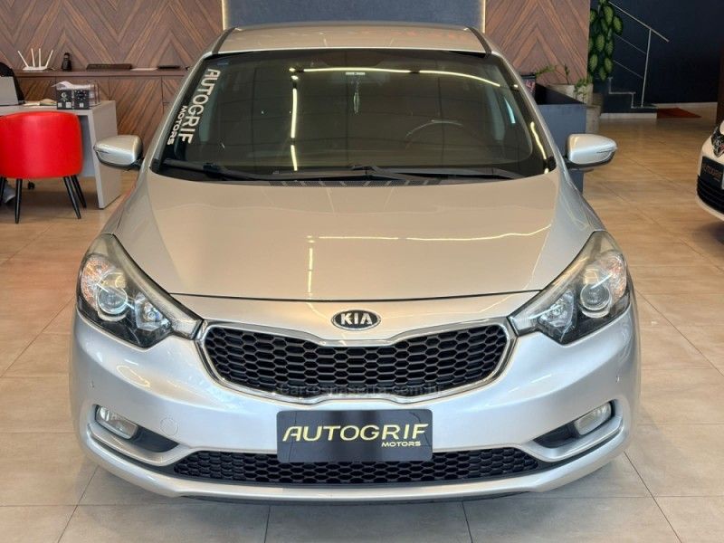 KIA CERATO 1.6 SX E.233 16V 2014/2014 AUTOGRIF MOTORS CAMPO BOM / Carros no Vale KIA CERATO 1.6 SX E.233 16V 2014/2014 AUTOGRIF MOTORS CAMPO BOM / Carros no Vale