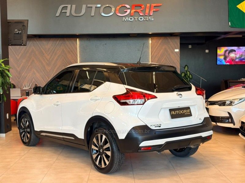 NISSAN KICKS 1.6 16V SL XTRONIC 2017/2017 AUTOGRIF MOTORS CAMPO BOM / Carros no Vale NISSAN KICKS 1.6 16V SL XTRONIC 2017/2017 AUTOGRIF MOTORS CAMPO BOM / Carros no Vale