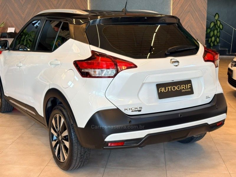 NISSAN KICKS 1.6 16V SL XTRONIC 2017/2017 AUTOGRIF MOTORS CAMPO BOM / Carros no Vale NISSAN KICKS 1.6 16V SL XTRONIC 2017/2017 AUTOGRIF MOTORS CAMPO BOM / Carros no Vale