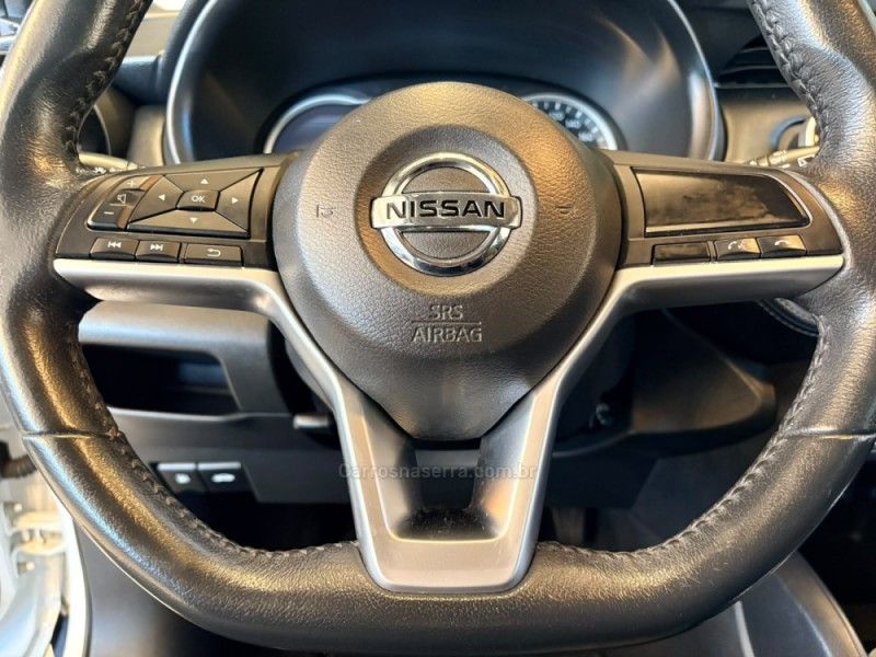 NISSAN KICKS 1.6 16V SL XTRONIC 2017/2017 AUTOGRIF MOTORS CAMPO BOM / Carros no Vale NISSAN KICKS 1.6 16V SL XTRONIC 2017/2017 AUTOGRIF MOTORS CAMPO BOM / Carros no Vale