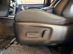 TOYOTA HILUX SW4 2.8 4X4 SRX PLATINUM TURBO 7 LUGARES 2024/2024 AUTOGRIF MOTORS CAMPO BOM / Carros no Vale