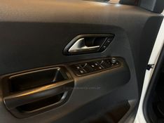 VOLKSWAGEN AMAROK 3.0 V6 TDI HIGHLINE CD 4MOTION 2023/2023 AUTOGRIF MOTORS CAMPO BOM / Carros no Vale