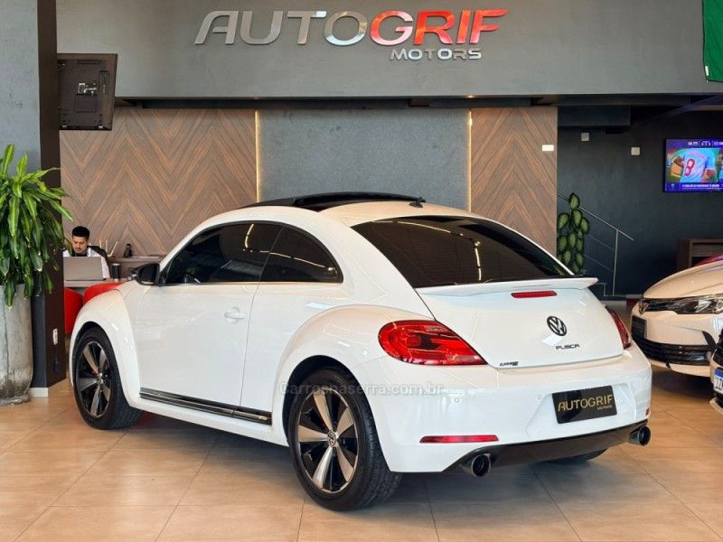 VOLKSWAGEN FUSCA 2.0 TSI 16V 2013/2013 AUTOGRIF MOTORS CAMPO BOM / Carros no Vale VOLKSWAGEN FUSCA 2.0 TSI 16V 2013/2013 AUTOGRIF MOTORS CAMPO BOM / Carros no Vale