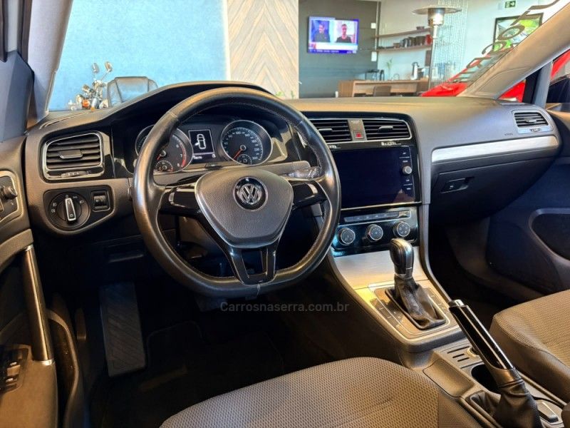 VOLKSWAGEN GOLF 1.6 MSI COMFORTLINE 16V TOTAL TIPTRONIC 2016/2016 AUTOGRIF MOTORS CAMPO BOM / Carros no Vale