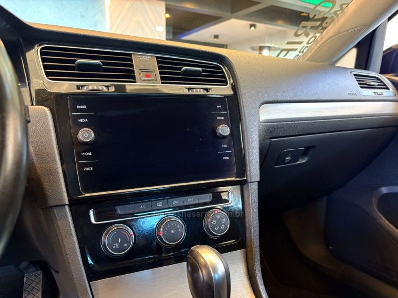 VOLKSWAGEN GOLF 1.6 MSI COMFORTLINE 16V TOTAL TIPTRONIC 2016/2016 AUTOGRIF MOTORS CAMPO BOM / Carros no Vale