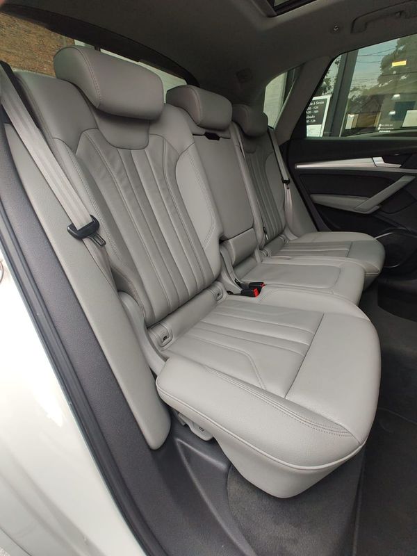Audi Q5 Ambiente 2.0 TFSI Quattro S Tronic 2017/2018 RENNER AUTOMÓVEIS LAJEADO / Carros no Vale Audi Q5 Ambiente 2.0 TFSI Quattro S Tronic 2017/2018 RENNER AUTOMÓVEIS LAJEADO / Carros no Vale