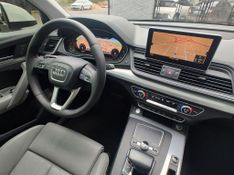 Audi Q5 Ambiente 2.0 TFSI Quattro S Tronic 2017/2018 RENNER AUTOMÓVEIS LAJEADO / Carros no Vale