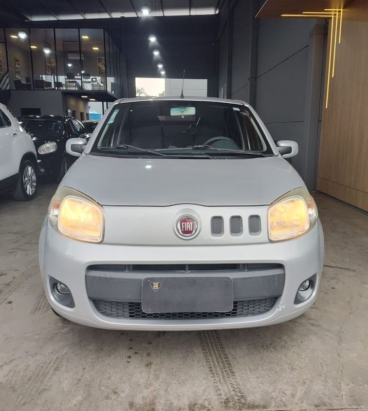 Fiat UNO VIVACE Celeb 1.0 EVO F 8V 2010/2011 RENNER AUTOMÓVEIS LAJEADO / Carros no Vale