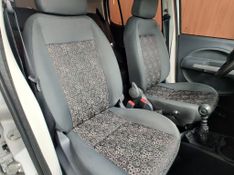 Fiat UNO VIVACE Celeb 1.0 EVO F 8V 2010/2011 RENNER AUTOMÓVEIS LAJEADO / Carros no Vale