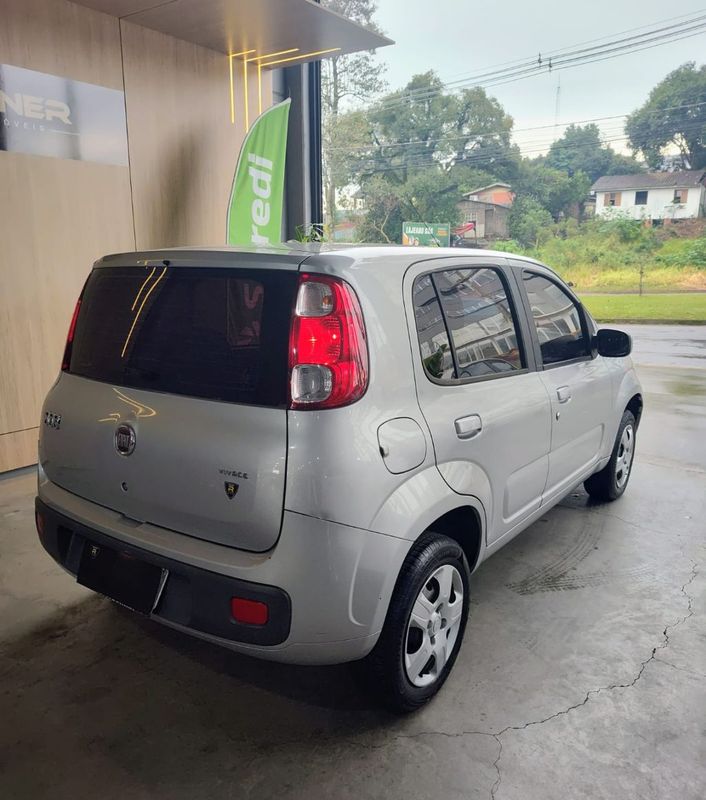 Fiat UNO VIVACE Celeb 1.0 EVO F 8V 2010/2011 RENNER AUTOMÓVEIS LAJEADO / Carros no Vale