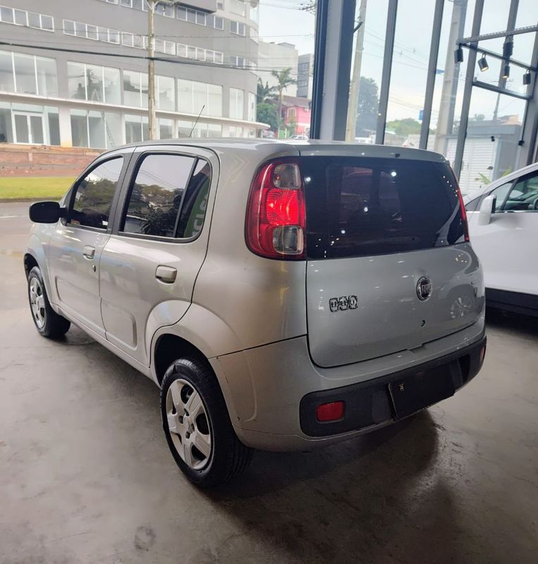 Fiat UNO VIVACE Celeb 1.0 EVO F 8V 2010/2011 RENNER AUTOMÓVEIS LAJEADO / Carros no Vale