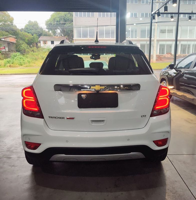 CHEVROLET TRACKER LTZ 1.4 Turbo 16V 4×2 2017/2017 RENNER AUTOMÓVEIS LAJEADO / Carros no Vale