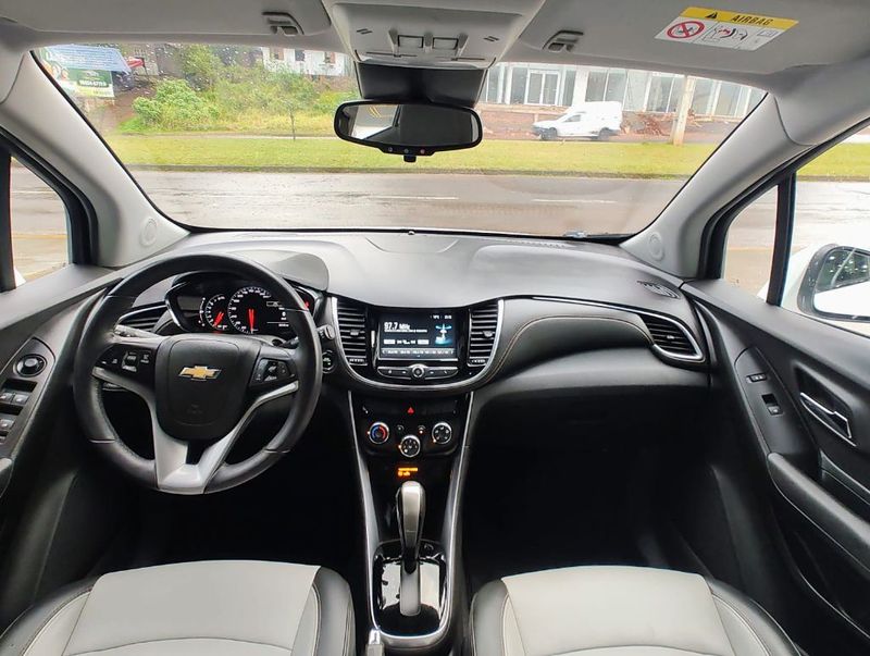 CHEVROLET TRACKER LTZ 1.4 Turbo 16V 4×2 2017/2017 RENNER AUTOMÓVEIS LAJEADO / Carros no Vale