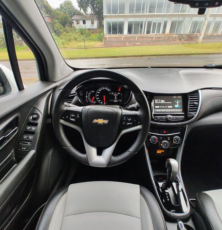 CHEVROLET TRACKER LTZ 1.4 Turbo 16V 4×2 2017/2017 RENNER AUTOMÓVEIS LAJEADO / Carros no Vale