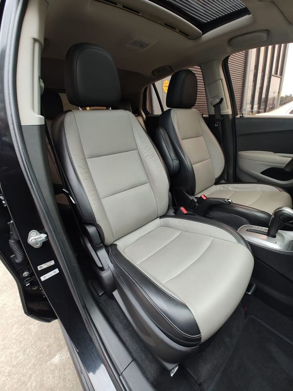 CHEVROLET TRACKER LTZ 1.8 16V 4×2 2015/2015 RENNER AUTOMÓVEIS LAJEADO / Carros no Vale