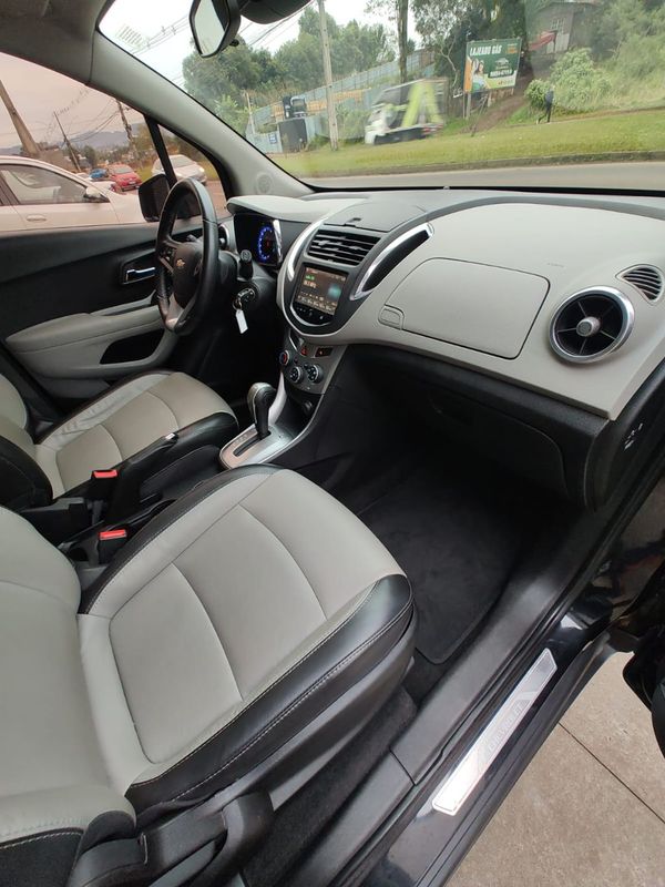 CHEVROLET TRACKER LTZ 1.8 16V 4×2 2015/2015 RENNER AUTOMÓVEIS LAJEADO / Carros no Vale