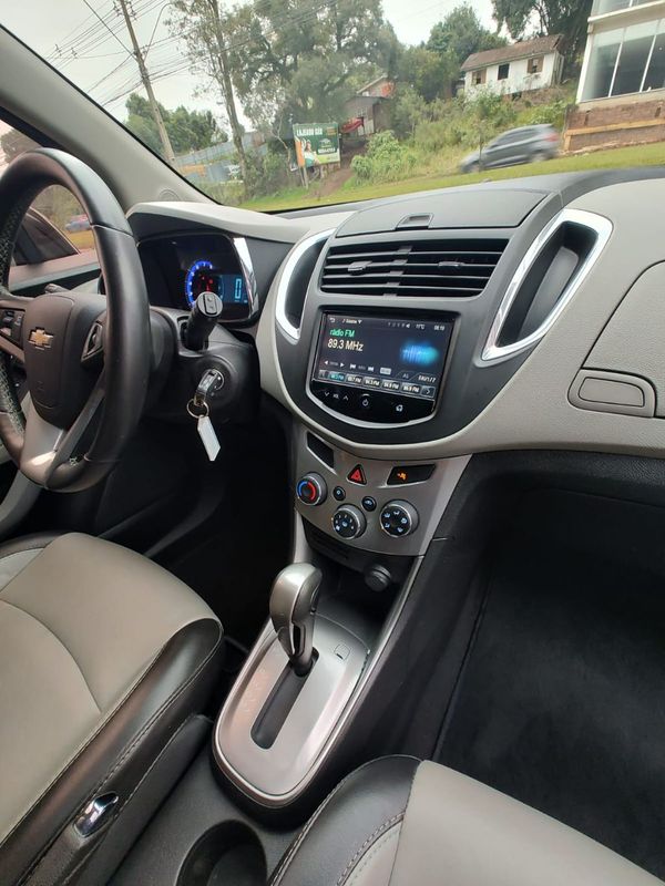 CHEVROLET TRACKER LTZ 1.8 16V 4×2 2015/2015 RENNER AUTOMÓVEIS LAJEADO / Carros no Vale