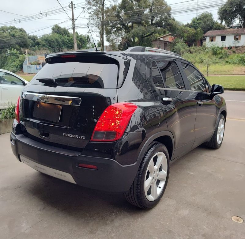 CHEVROLET TRACKER LTZ 1.8 16V 4×2 2015/2015 RENNER AUTOMÓVEIS LAJEADO / Carros no Vale