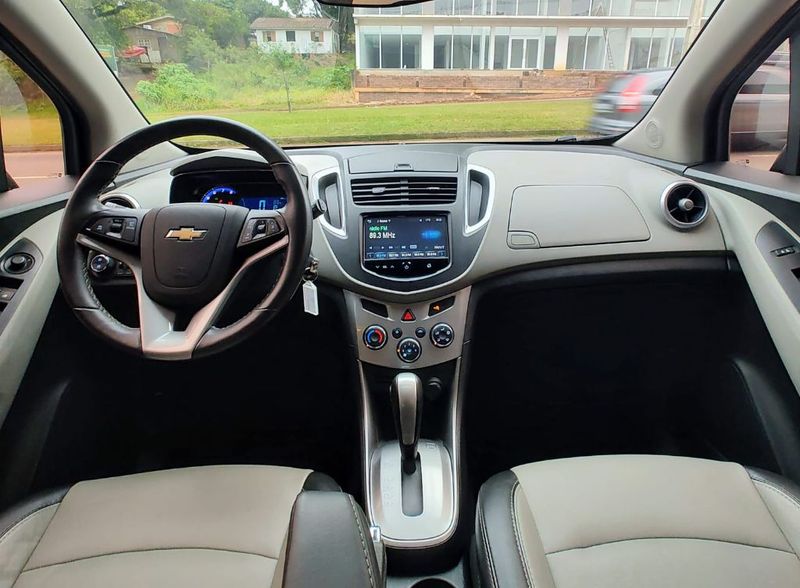 CHEVROLET TRACKER LTZ 1.8 16V 4×2 2015/2015 RENNER AUTOMÓVEIS LAJEADO / Carros no Vale
