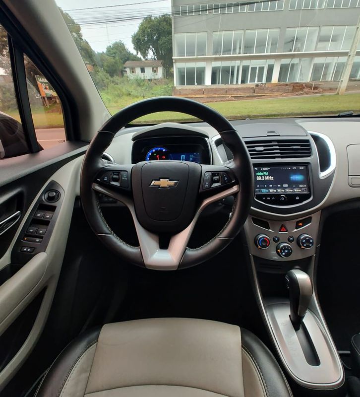 CHEVROLET TRACKER LTZ 1.8 16V 4×2 2015/2015 RENNER AUTOMÓVEIS LAJEADO / Carros no Vale