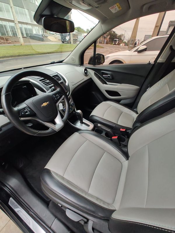 CHEVROLET TRACKER LTZ 1.8 16V 4×2 2015/2015 RENNER AUTOMÓVEIS LAJEADO / Carros no Vale