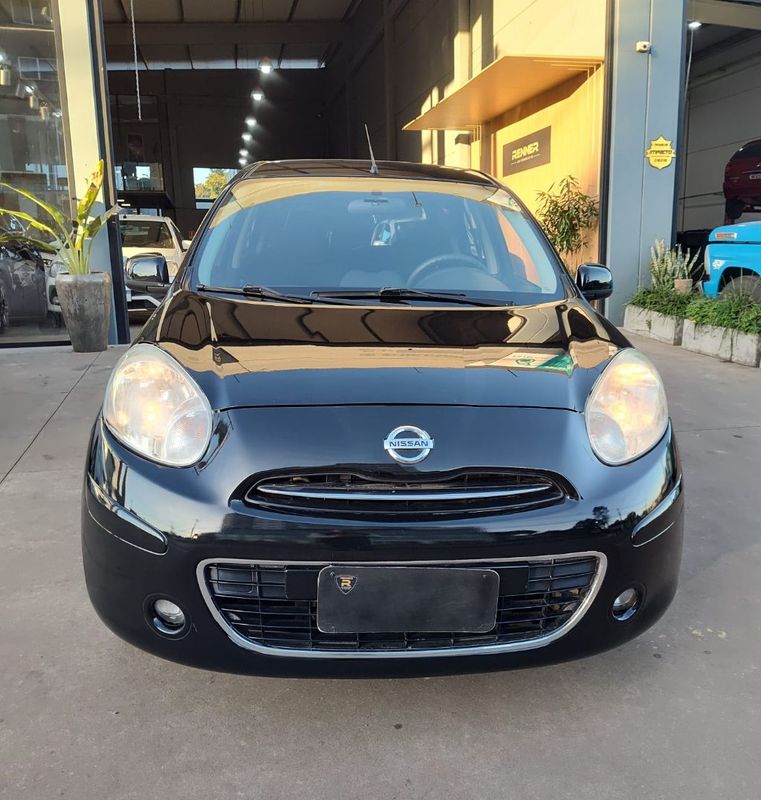 Nissan MARCH SV 1.6 16V Fuel 2013/2014 RENNER AUTOMÓVEIS LAJEADO / Carros no Vale