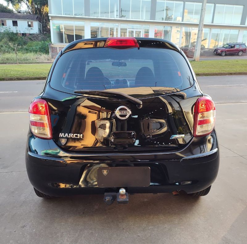 Nissan MARCH SV 1.6 16V Fuel 2013/2014 RENNER AUTOMÓVEIS LAJEADO / Carros no Vale