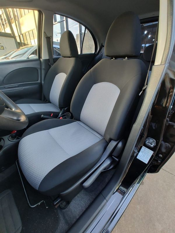 Nissan MARCH SV 1.6 16V Fuel 2013/2014 RENNER AUTOMÓVEIS LAJEADO / Carros no Vale