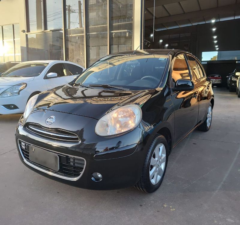 Nissan MARCH SV 1.6 16V Fuel 2013/2014 RENNER AUTOMÓVEIS LAJEADO / Carros no Vale