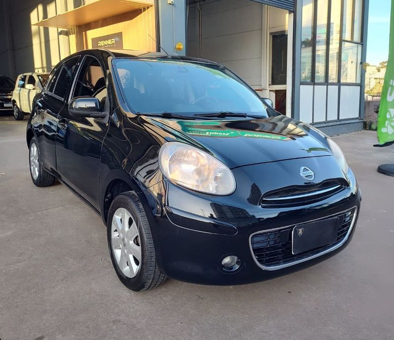 Nissan MARCH SV 1.6 16V Fuel 2013/2014 RENNER AUTOMÓVEIS LAJEADO / Carros no Vale