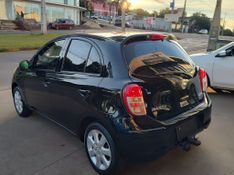 Nissan MARCH SV 1.6 16V Fuel 2013/2014 RENNER AUTOMÓVEIS LAJEADO / Carros no Vale