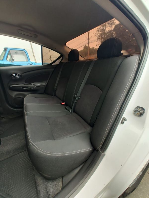 Nissan VERSA SL 1.6 16V Fuel Mec. 2015/2016 RENNER AUTOMÓVEIS LAJEADO / Carros no Vale Nissan VERSA SL 1.6 16V Fuel Mec. 2015/2016 RENNER AUTOMÓVEIS LAJEADO / Carros no Vale