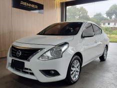 Nissan VERSA SL 1.6 16V Fuel Mec. 2015/2016 RENNER AUTOMÓVEIS LAJEADO / Carros no Vale