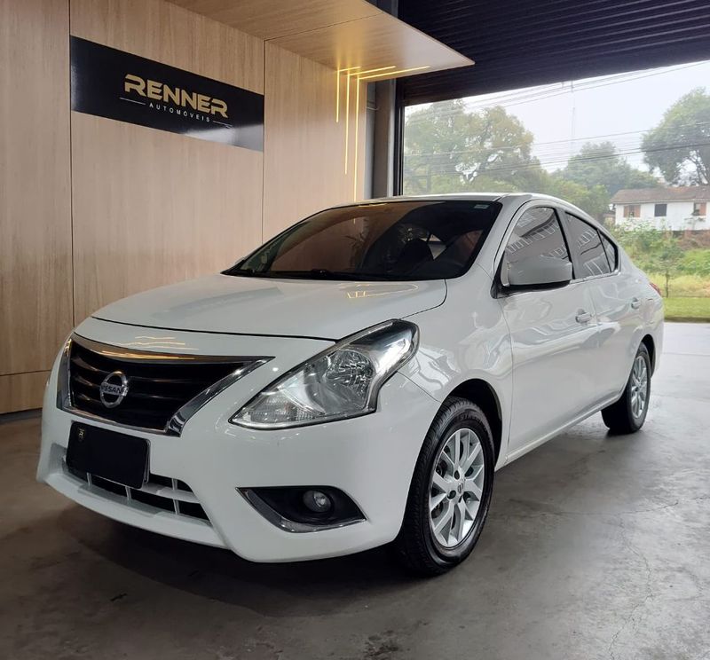 Nissan VERSA SL 1.6 16V Fuel Mec. 2015/2016 RENNER AUTOMÓVEIS LAJEADO / Carros no Vale Nissan VERSA SL 1.6 16V Fuel Mec. 2015/2016 RENNER AUTOMÓVEIS LAJEADO / Carros no Vale