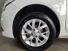 Nissan VERSA SL 1.6 16V Fuel Mec. 2015/2016 RENNER AUTOMÓVEIS LAJEADO / Carros no Vale