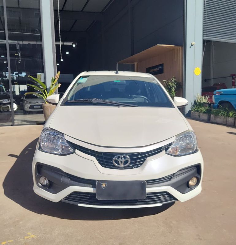 Toyota ETIOS XLS Sedan 1.5 16V 2017/2018 RENNER AUTOMÓVEIS LAJEADO / Carros no Vale Toyota ETIOS XLS Sedan 1.5 16V 2017/2018 RENNER AUTOMÓVEIS LAJEADO / Carros no Vale