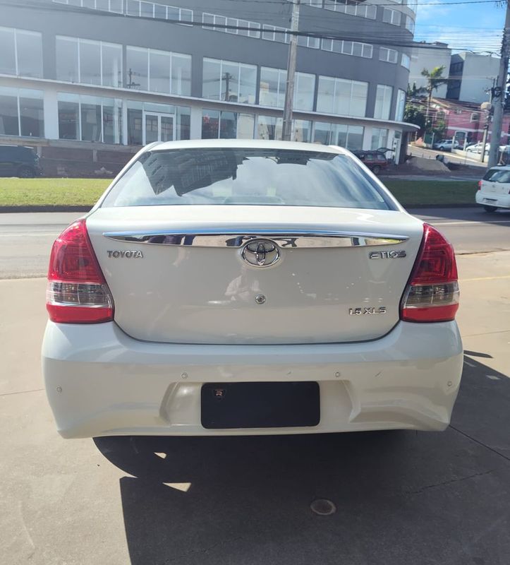 Toyota ETIOS XLS Sedan 1.5 16V 2017/2018 RENNER AUTOMÓVEIS LAJEADO / Carros no Vale Toyota ETIOS XLS Sedan 1.5 16V 2017/2018 RENNER AUTOMÓVEIS LAJEADO / Carros no Vale