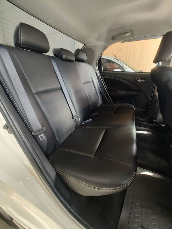 Toyota ETIOS XLS Sedan 1.5 16V 2017/2018 RENNER AUTOMÓVEIS LAJEADO / Carros no Vale Toyota ETIOS XLS Sedan 1.5 16V 2017/2018 RENNER AUTOMÓVEIS LAJEADO / Carros no Vale