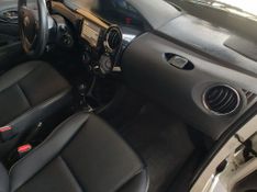 Toyota ETIOS XLS Sedan 1.5 16V 2017/2018 RENNER AUTOMÓVEIS LAJEADO / Carros no Vale