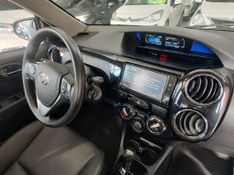Toyota ETIOS XLS Sedan 1.5 16V 2017/2018 RENNER AUTOMÓVEIS LAJEADO / Carros no Vale