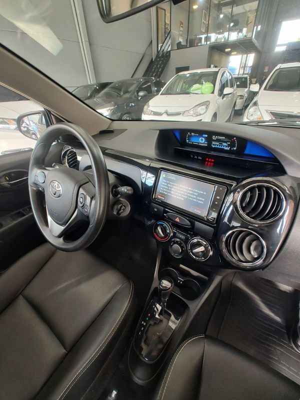 Toyota ETIOS XLS Sedan 1.5 16V 2017/2018 RENNER AUTOMÓVEIS LAJEADO / Carros no Vale Toyota ETIOS XLS Sedan 1.5 16V 2017/2018 RENNER AUTOMÓVEIS LAJEADO / Carros no Vale