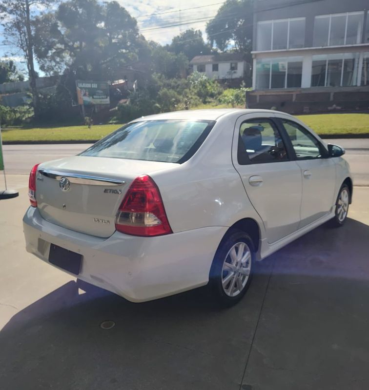 Toyota ETIOS XLS Sedan 1.5 16V 2017/2018 RENNER AUTOMÓVEIS LAJEADO / Carros no Vale Toyota ETIOS XLS Sedan 1.5 16V 2017/2018 RENNER AUTOMÓVEIS LAJEADO / Carros no Vale