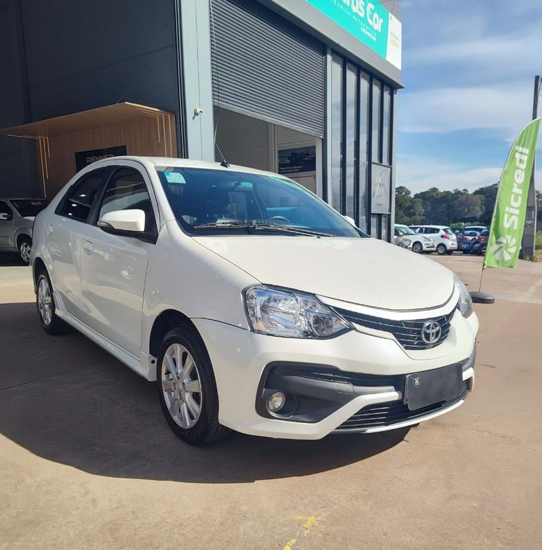 Toyota ETIOS XLS Sedan 1.5 16V 2017/2018 RENNER AUTOMÓVEIS LAJEADO / Carros no Vale Toyota ETIOS XLS Sedan 1.5 16V 2017/2018 RENNER AUTOMÓVEIS LAJEADO / Carros no Vale