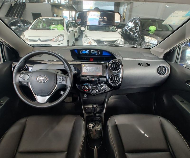 Toyota ETIOS XLS Sedan 1.5 16V 2017/2018 RENNER AUTOMÓVEIS LAJEADO / Carros no Vale Toyota ETIOS XLS Sedan 1.5 16V 2017/2018 RENNER AUTOMÓVEIS LAJEADO / Carros no Vale