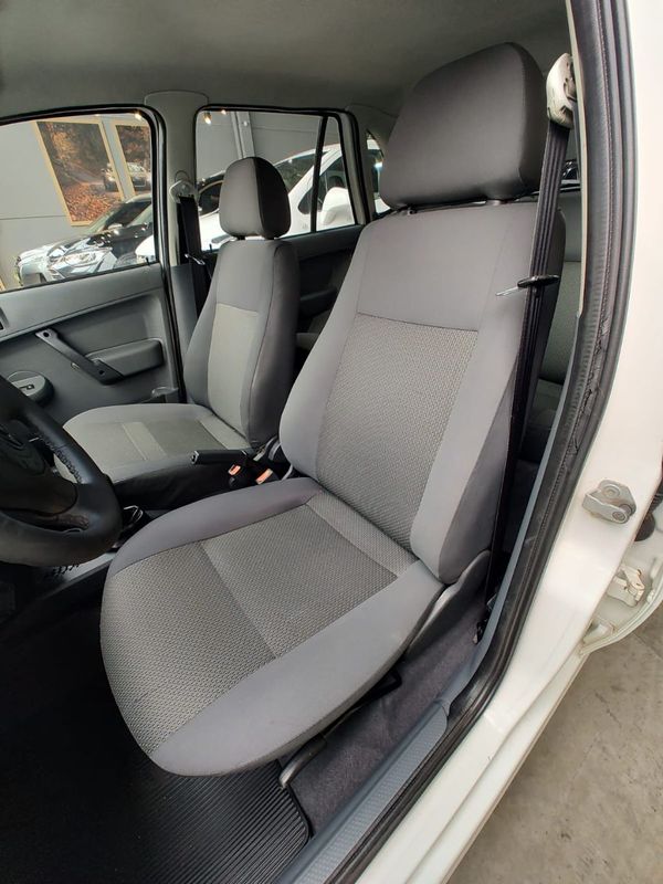 VOLKSWAGEN Gol City (Trend)/Titan 1.0 T 8V 2008/2009 RENNER AUTOMÓVEIS LAJEADO / Carros no Vale
