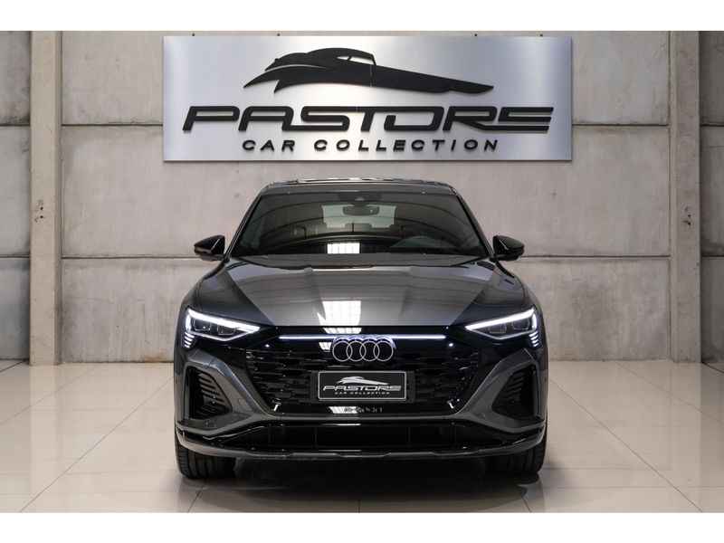 AUDI Q8 E-TRON 55 ELÉTRICO SPORTBACK PERFORMANCE BLACK QUATTRO 2023/2024 PASTORE CAR COLLECTION BENTO GONÇALVES / Carros no Vale