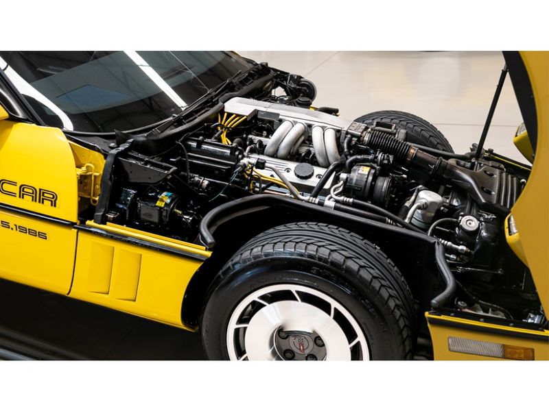 CHEVROLET CORVETTE 5.7 V8 INDY 500 PACE CAR CONVERSÍVEL 1986/1986 PASTORE CAR COLLECTION BENTO GONÇALVES / Carros no Vale CHEVROLET CORVETTE 5.7 V8 INDY 500 PACE CAR CONVERSÍVEL 1986/1986 PASTORE CAR COLLECTION BENTO GONÇALVES / Carros no Vale
